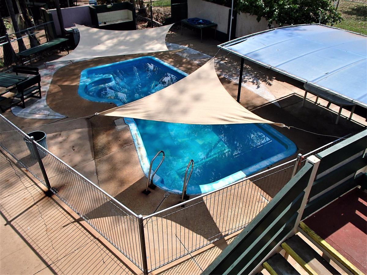 Palm Court Backpackers Hostel Katherine Εξωτερικό φωτογραφία