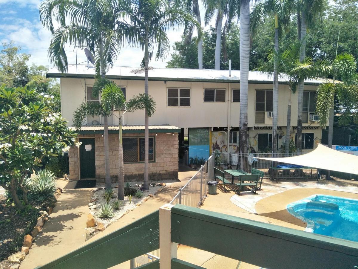 Palm Court Backpackers Hostel Katherine Εξωτερικό φωτογραφία