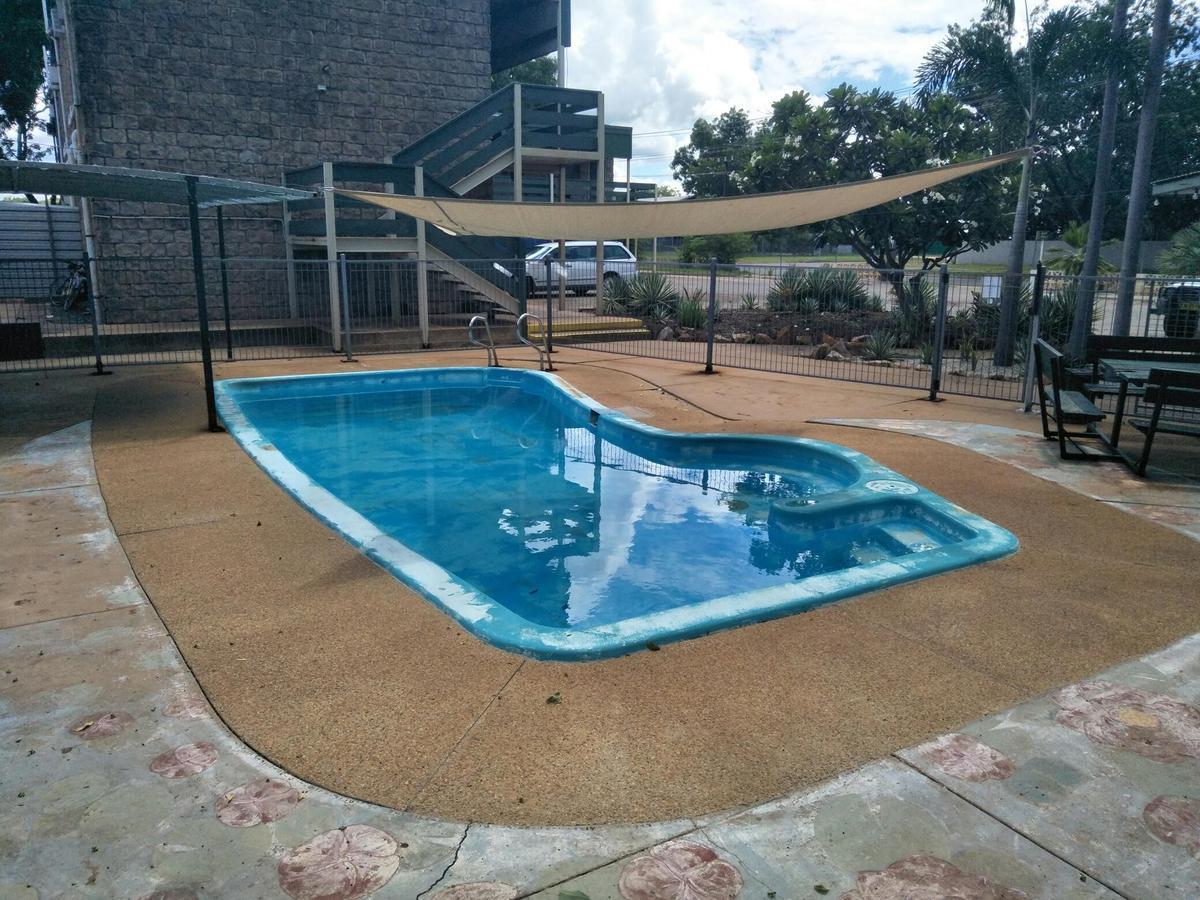 Palm Court Backpackers Hostel Katherine Εξωτερικό φωτογραφία