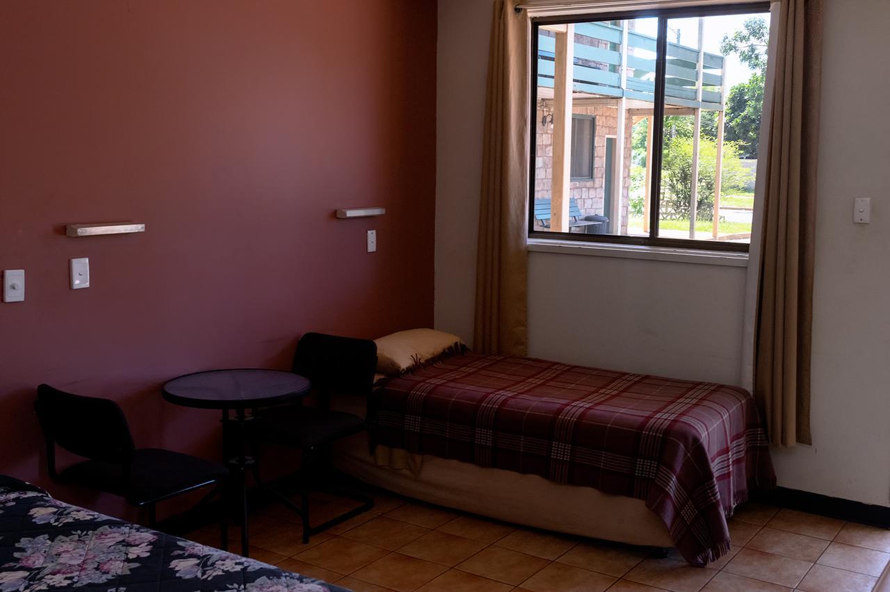 Palm Court Backpackers Hostel Katherine Εξωτερικό φωτογραφία